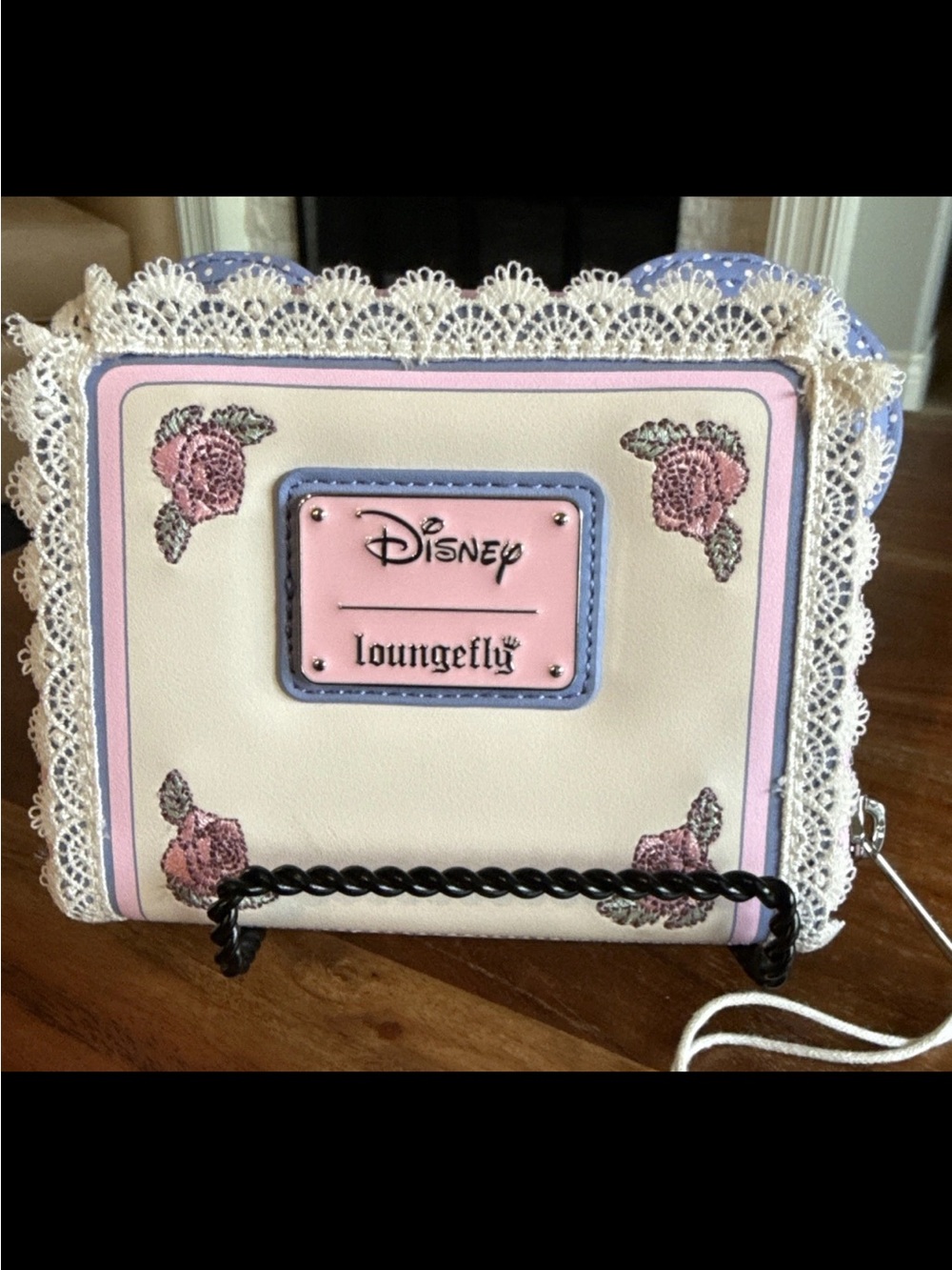 Loungefly Disney Minnie Mouse Floral & Lace Crossbody Bag With Matching Wallet - Picture 6 of 8
